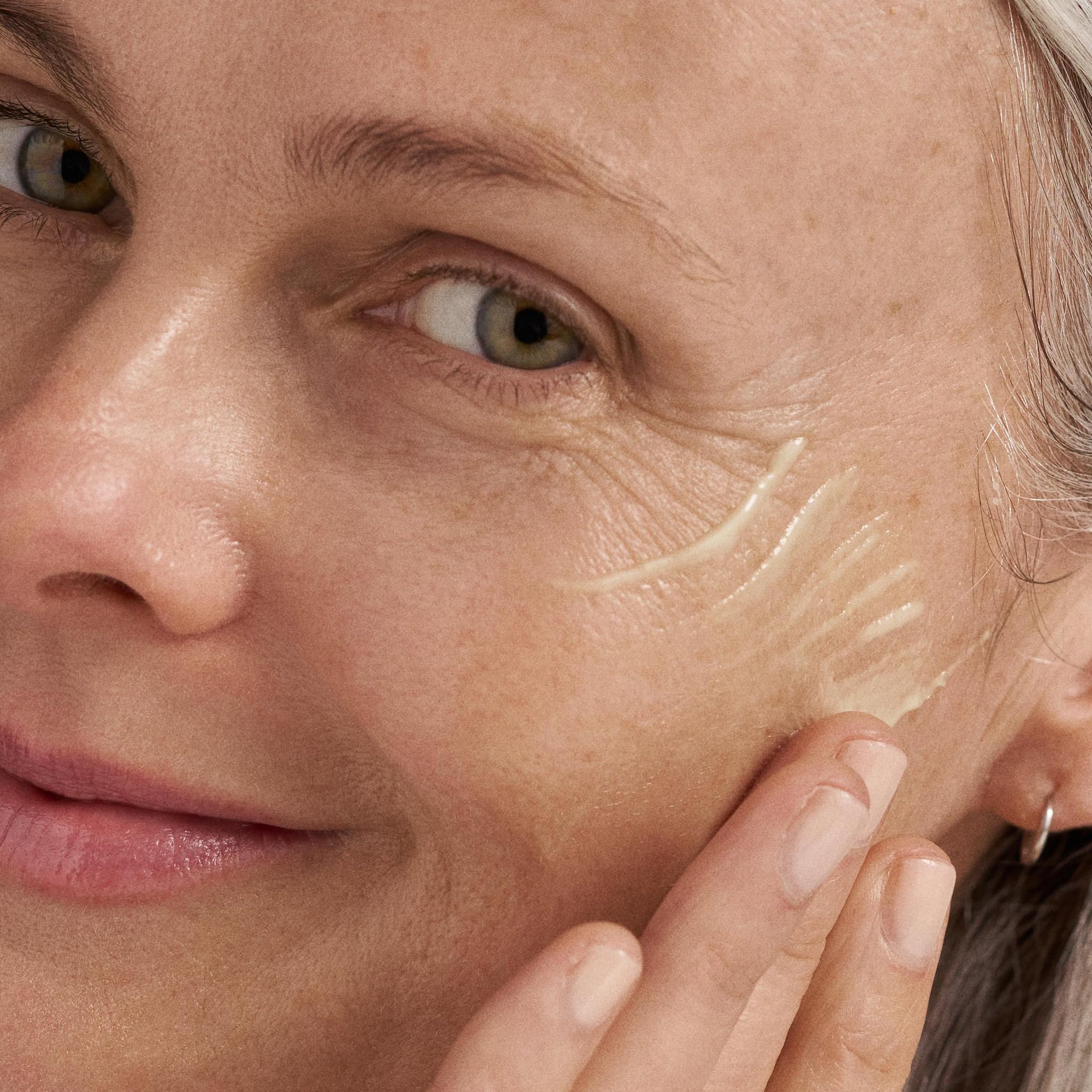 Dermalogica Dynamic Skin Retinol Serum squalane glow on skin