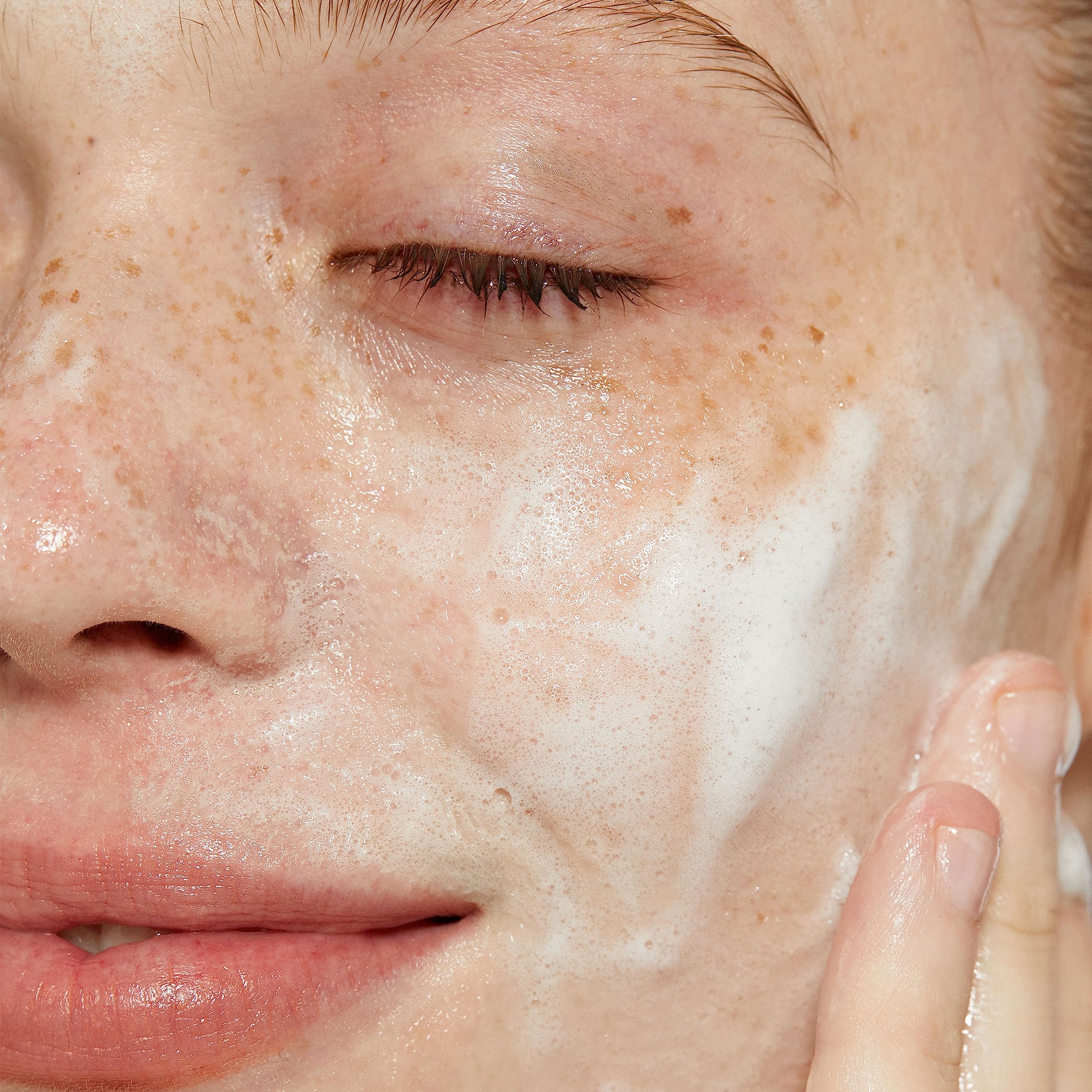 Dermalogica Oil To Foam Total Cleanser skin-softening result preview after use.