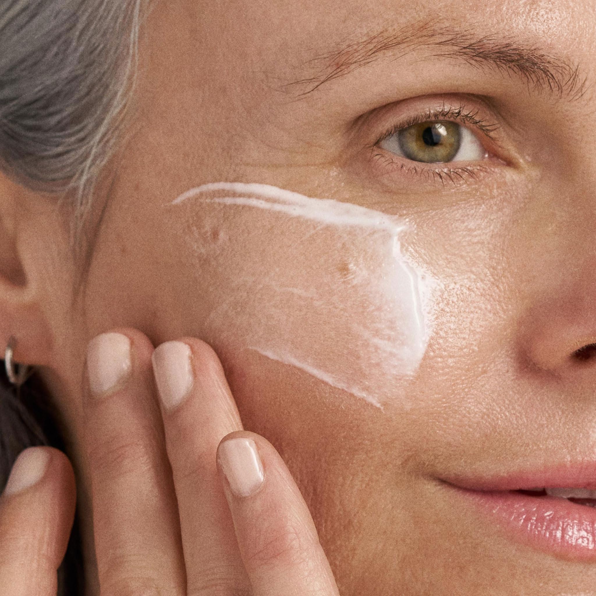 Dermalogica PowerBright ingredients Niacinamide and Hexylresorcinol shown for pigmentation support.