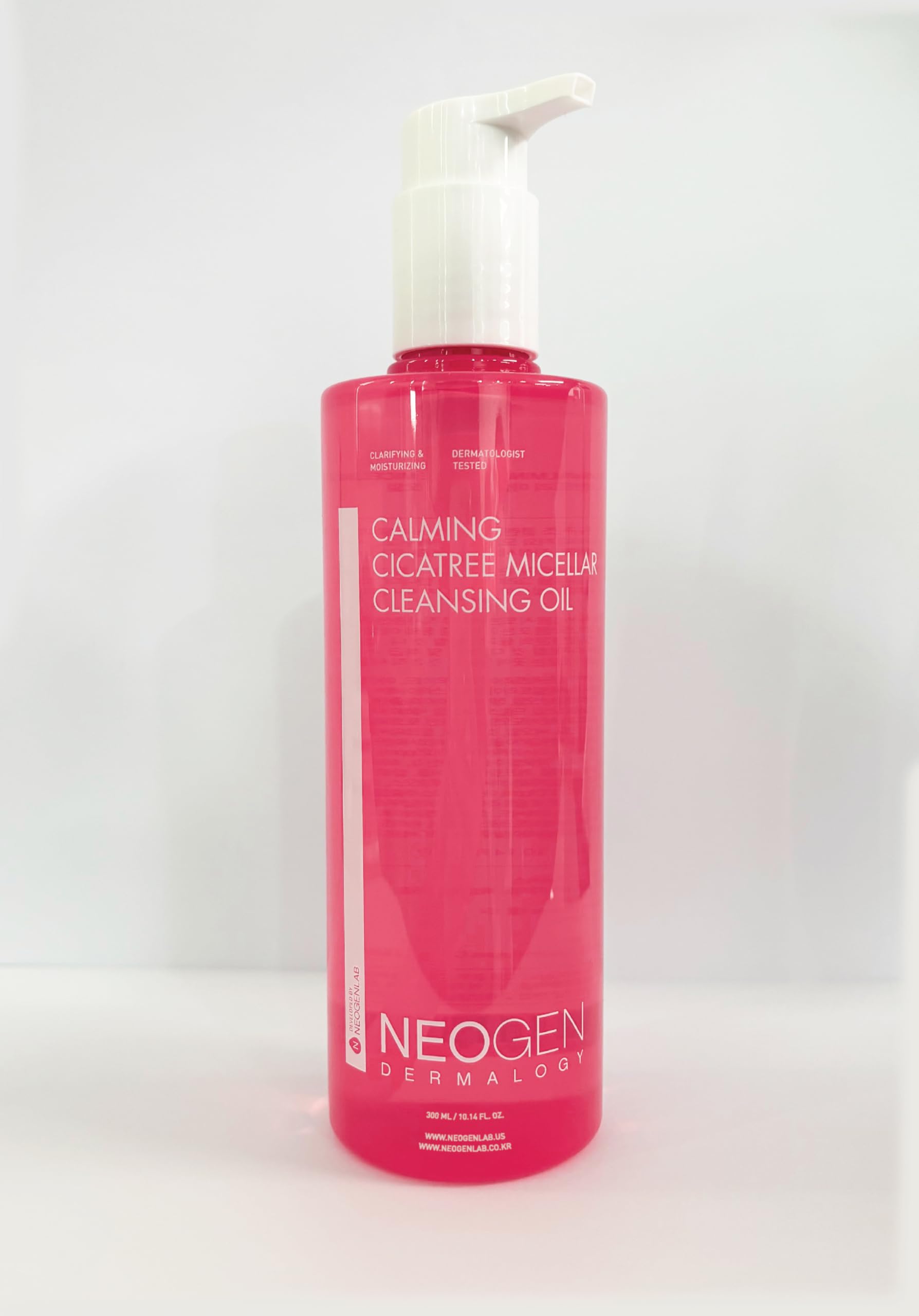 DERMALOGY by NEOGENLAB micellar formula demonstrates fast emulsification for easy makeup removal.