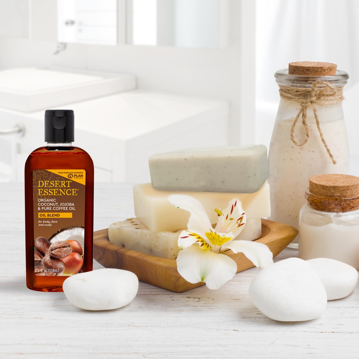 Desert Essence organic coconut-jojoba-ingredients-label highlights clean, vegan components.