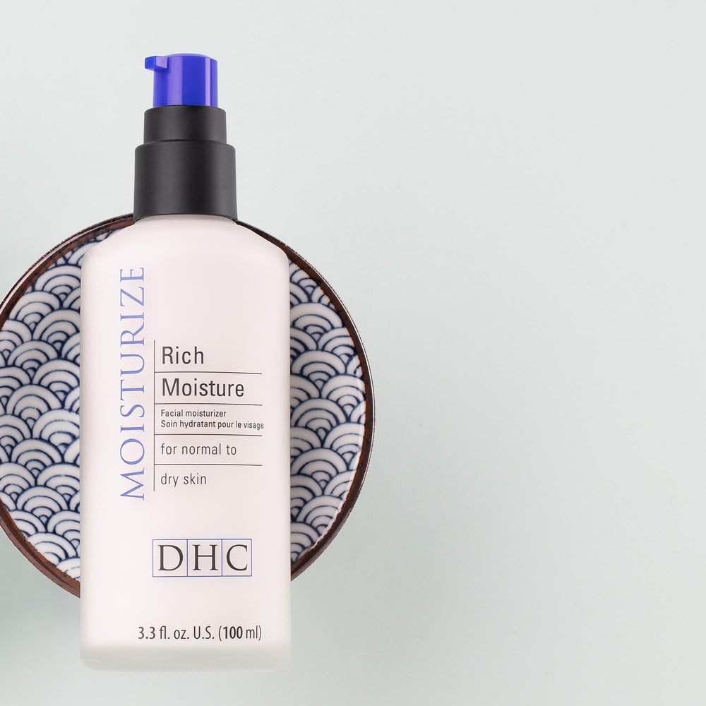 DHC Rich Moisture vitamin E and antioxidants protect against environmental stressors.