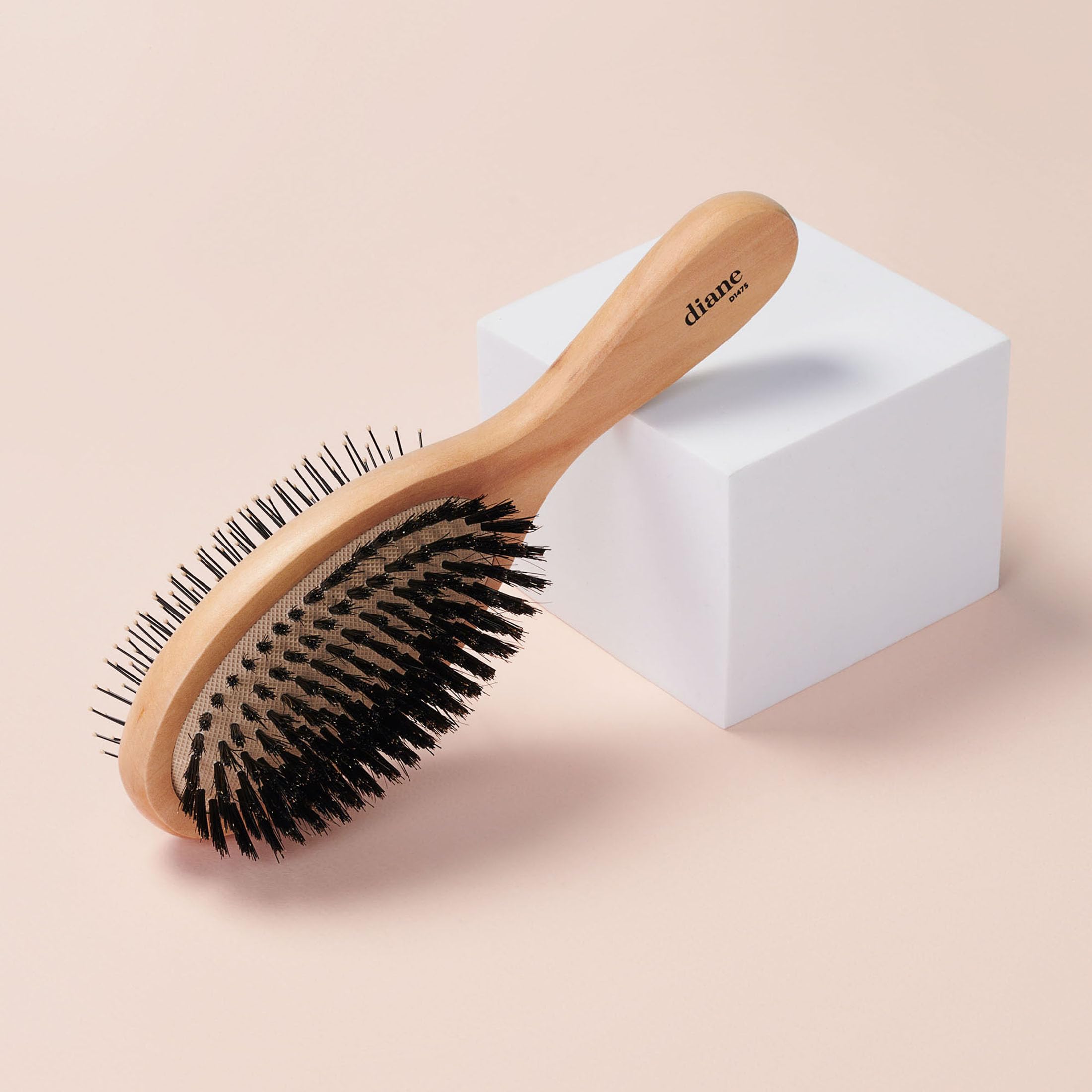 Diane ideal para cabello fino a medio con control del peinado