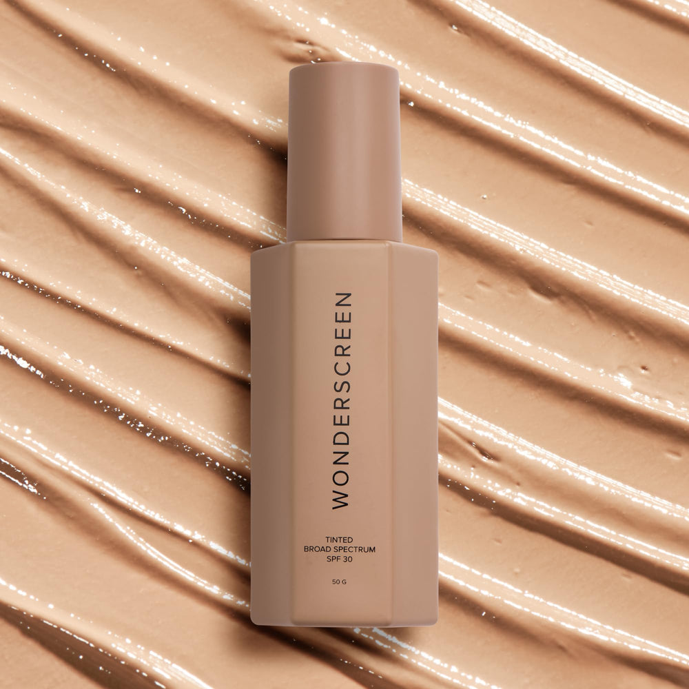 DIME Wonderscreen SPF 30 veil demonstrates lightweight, non-greasy sun protection