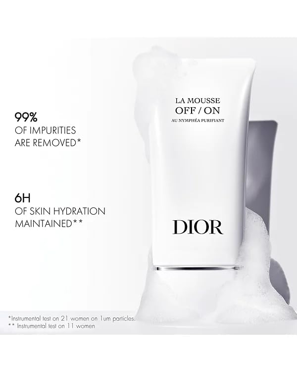 Close-up of airy foam from Dior La Mousse Off/On cleanser for gentle cleansing.