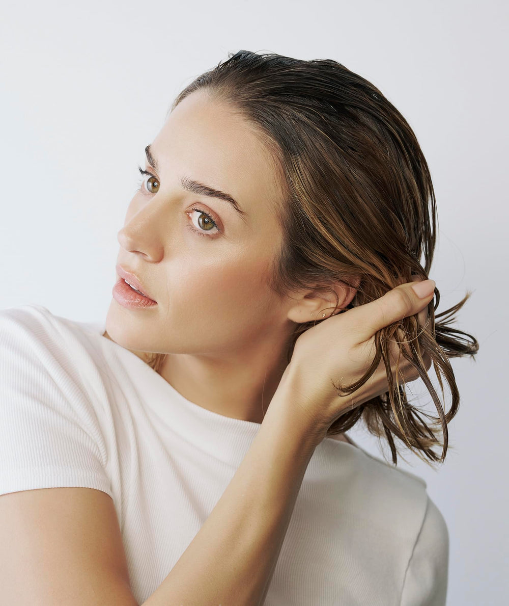 Divi Air Dry Styling Cream highlights linseed and chia ingredients for hair nourishment.