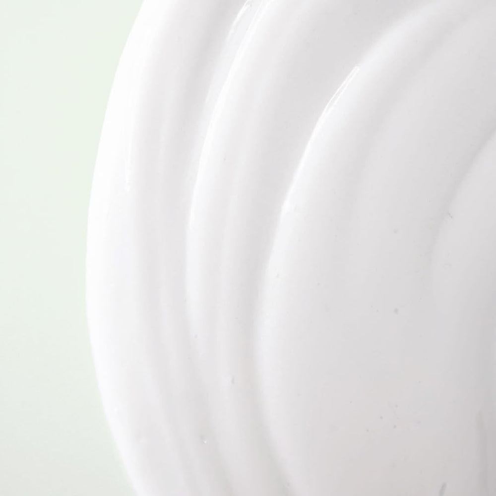 Divi spray bottle being applied for quick styling