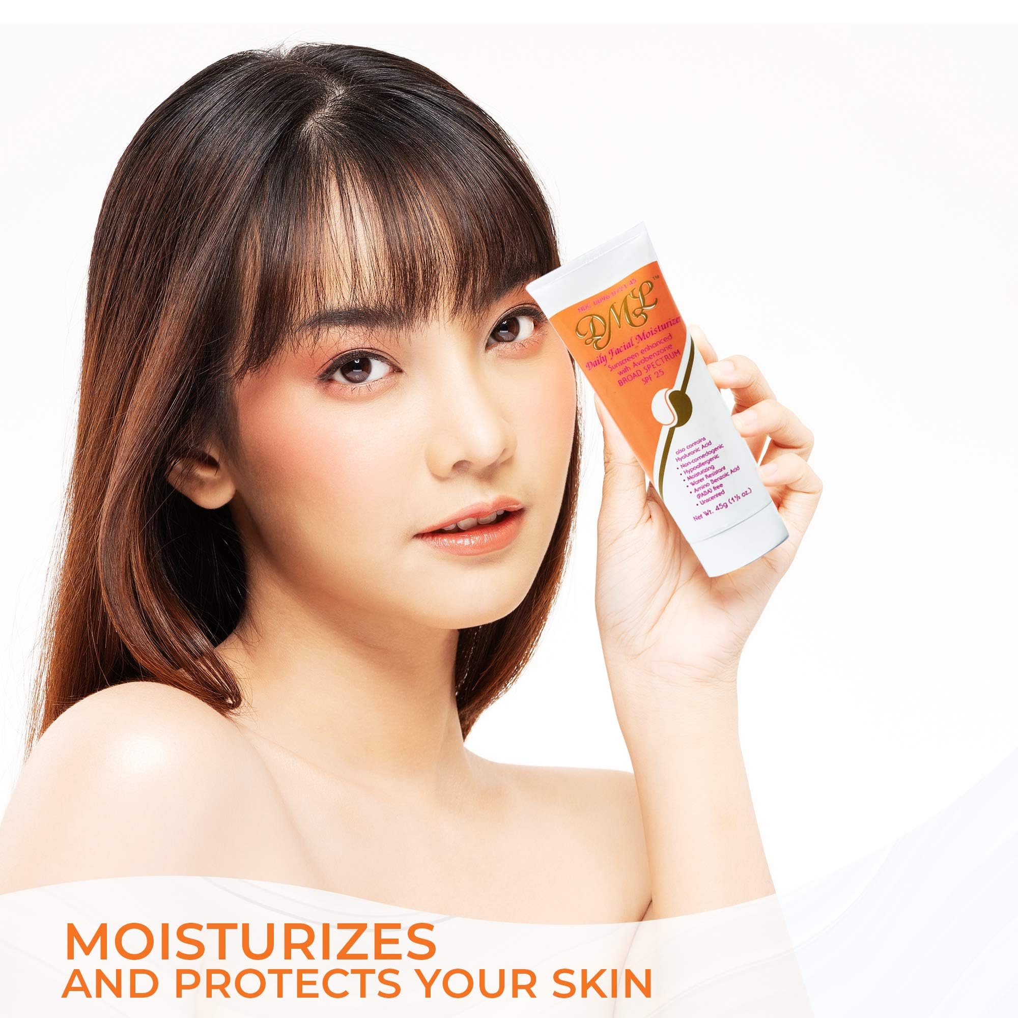 Texture swatch of DML Daily Facial Moisturizer SPF 25 demonstrates non-greasy absorption.