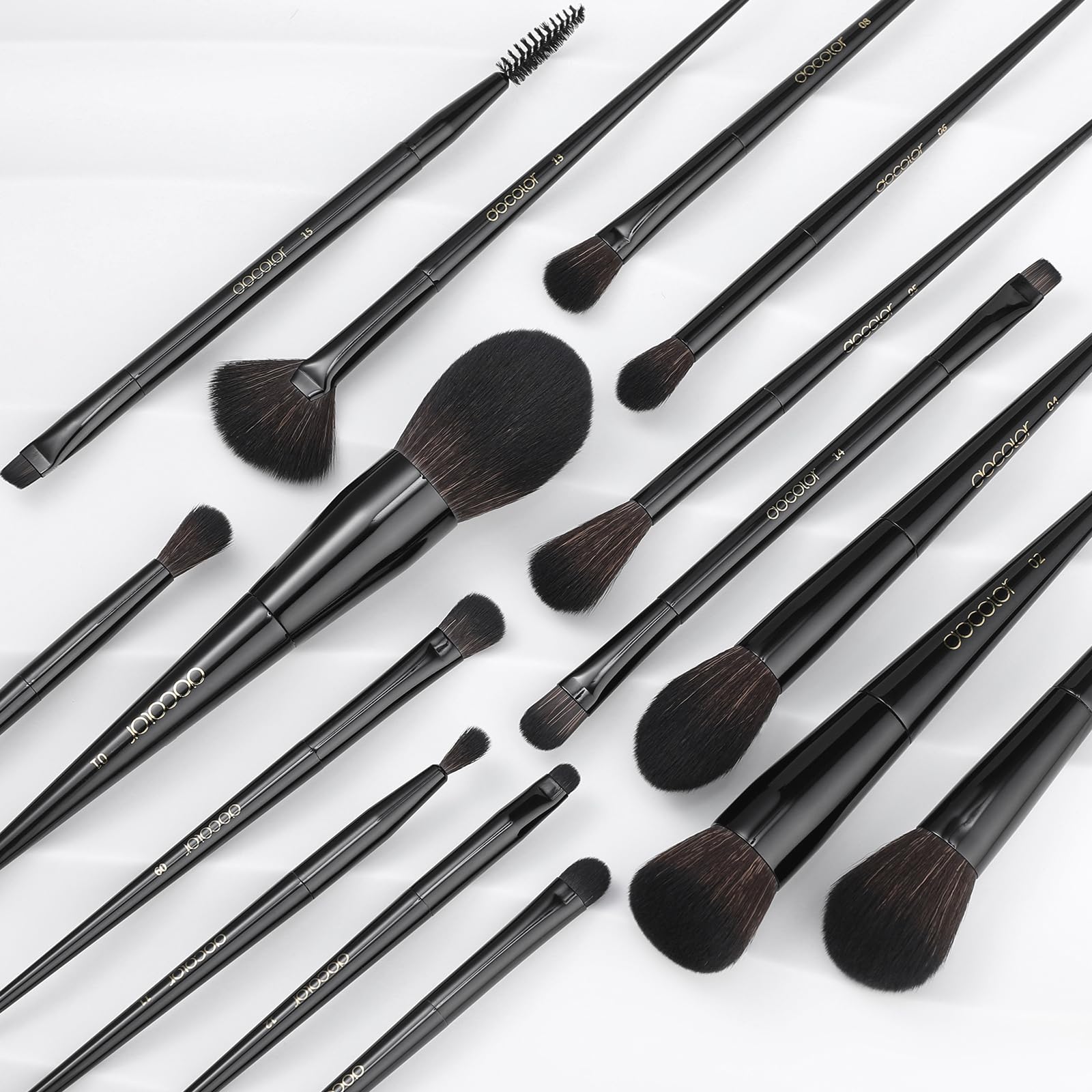 Docolor foundation brush obsidian black delivers smooth liquid foundation coverage
