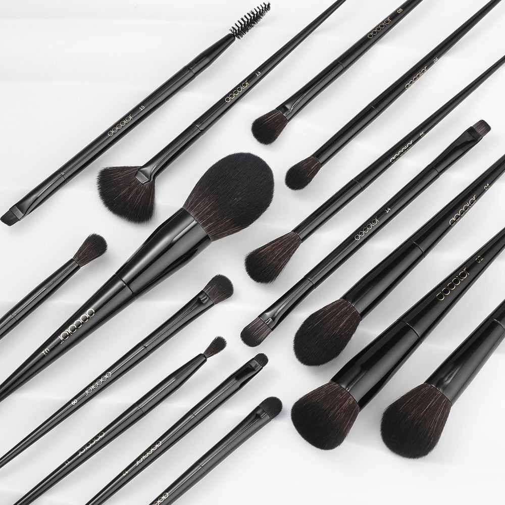 Docolor foundation brush obsidian black delivers smooth liquid foundation coverage