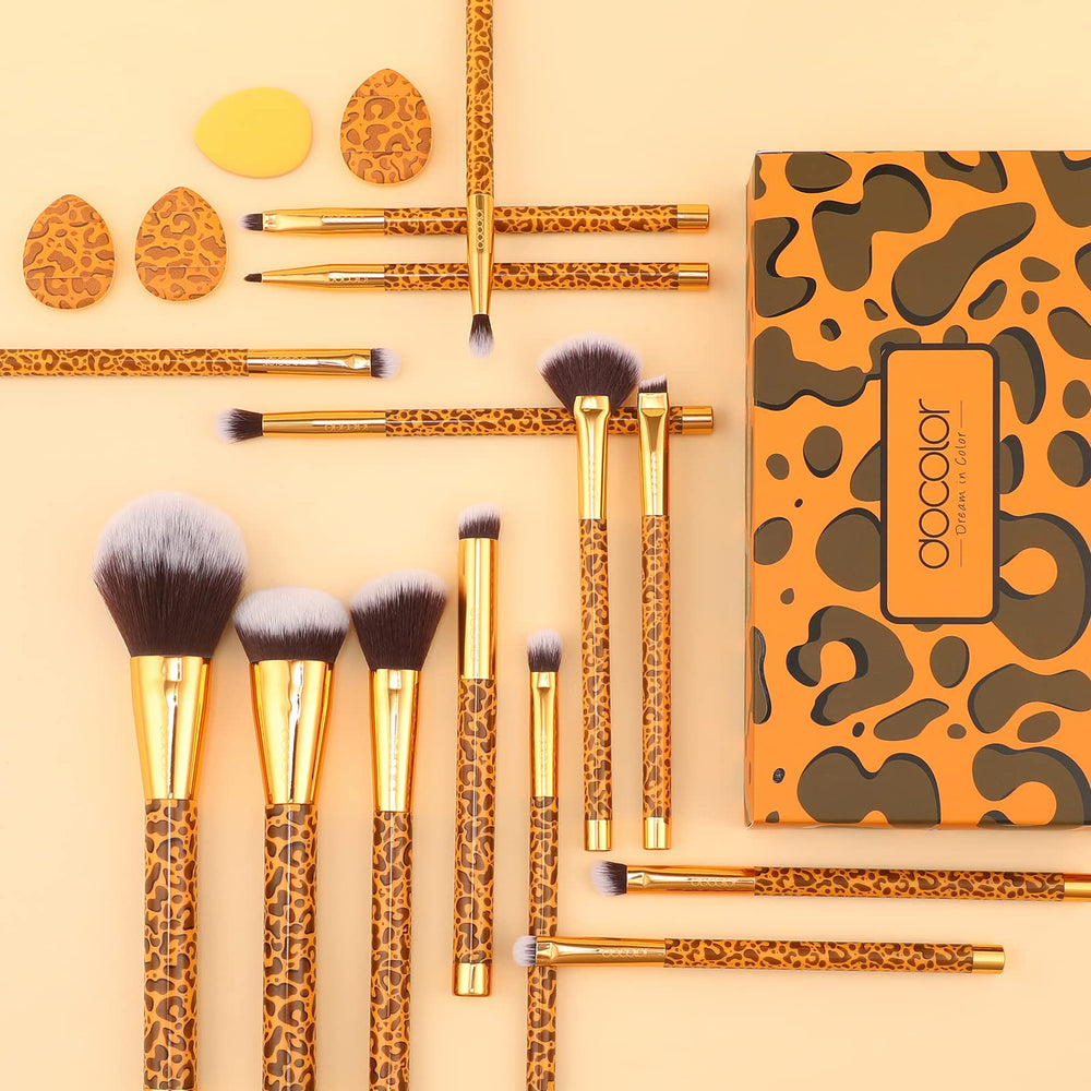 Docolor Leopard blush/highlighter brush for soft, radiant finish