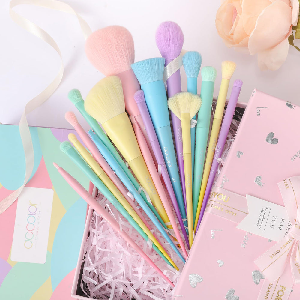 Docolor 17-pc brushes closeup highlights soft synthetic bristles for easy blending