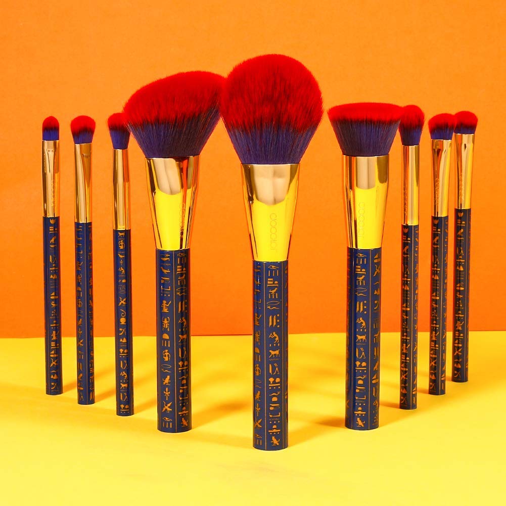 Docolor numbered brushes with professional guide for easy techniques.
