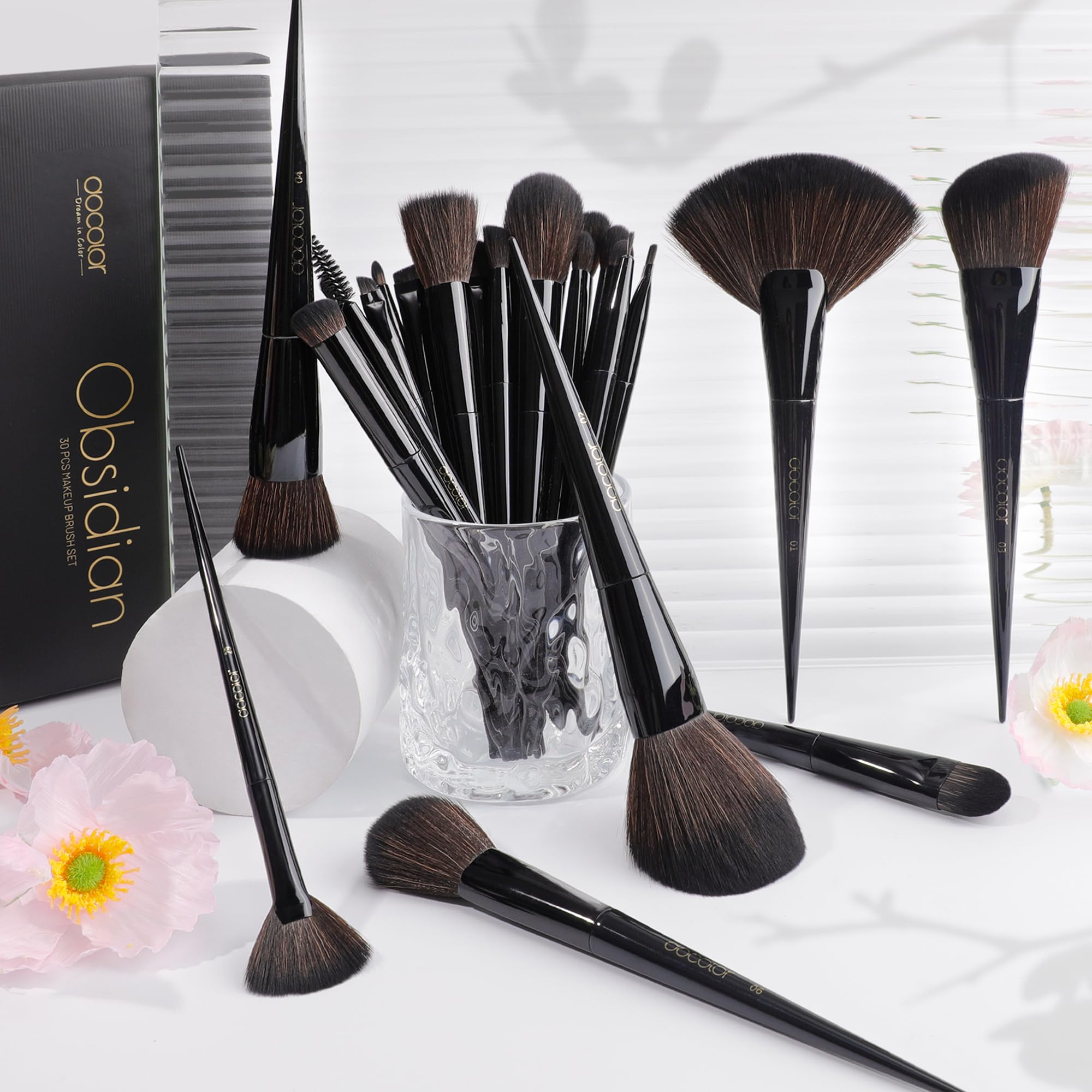 Docolor Obsidian recyclable packaging highlights an eco-friendly beauty kit