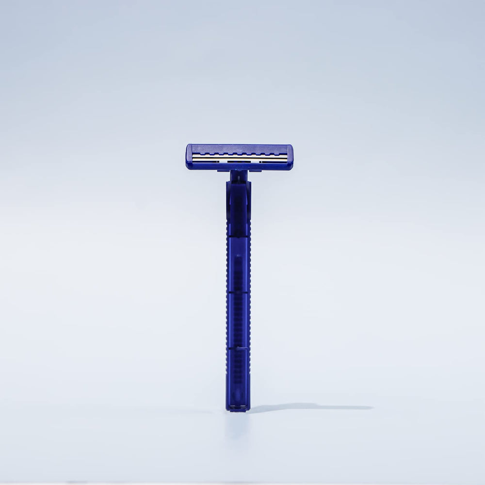 Dorco Fresh Twin Blade Razor blade cover protects blades during travel.