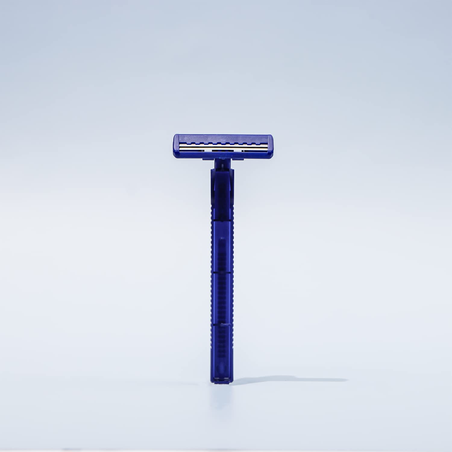Dorco Fresh Twin Blade Razors Handle Non-slip features a comfortable grip during shaving.