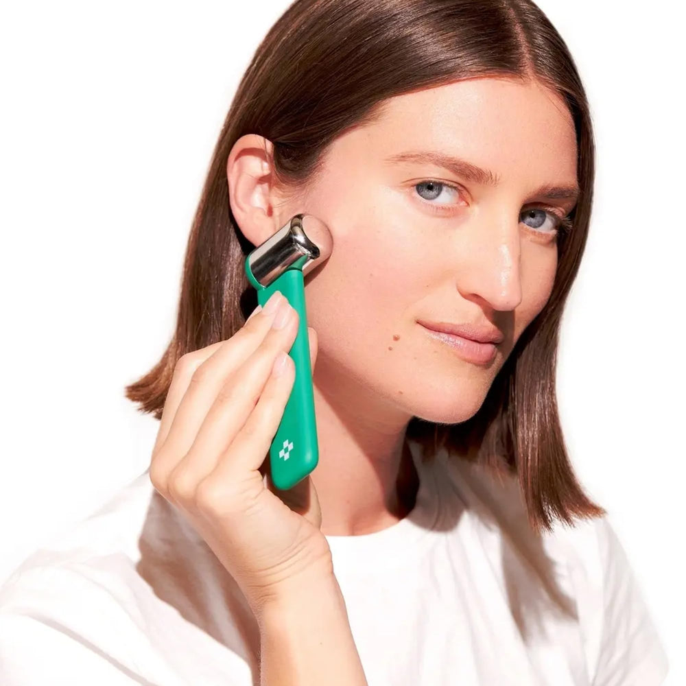 Doré Le Glaçon Ice Roller acts as a gua sha alternative for versatile facial massage.