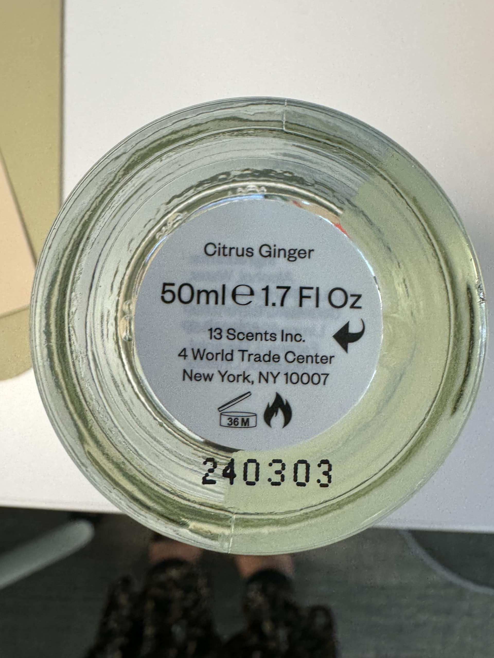 Dossier Citrus Ginger scent profile suits daily wear and special occasions.