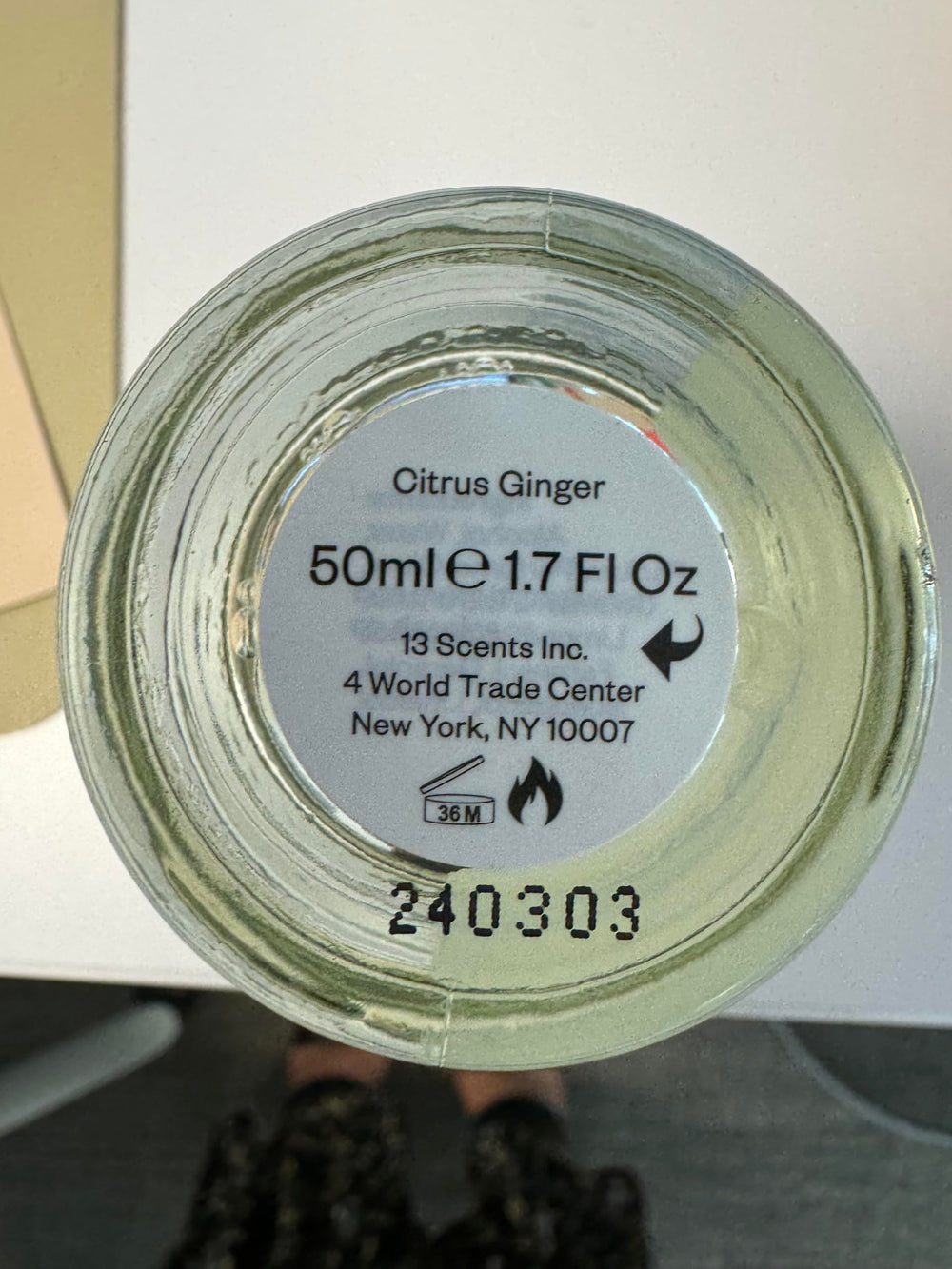 Dossier Citrus Ginger scent profile suits daily wear and special occasions.