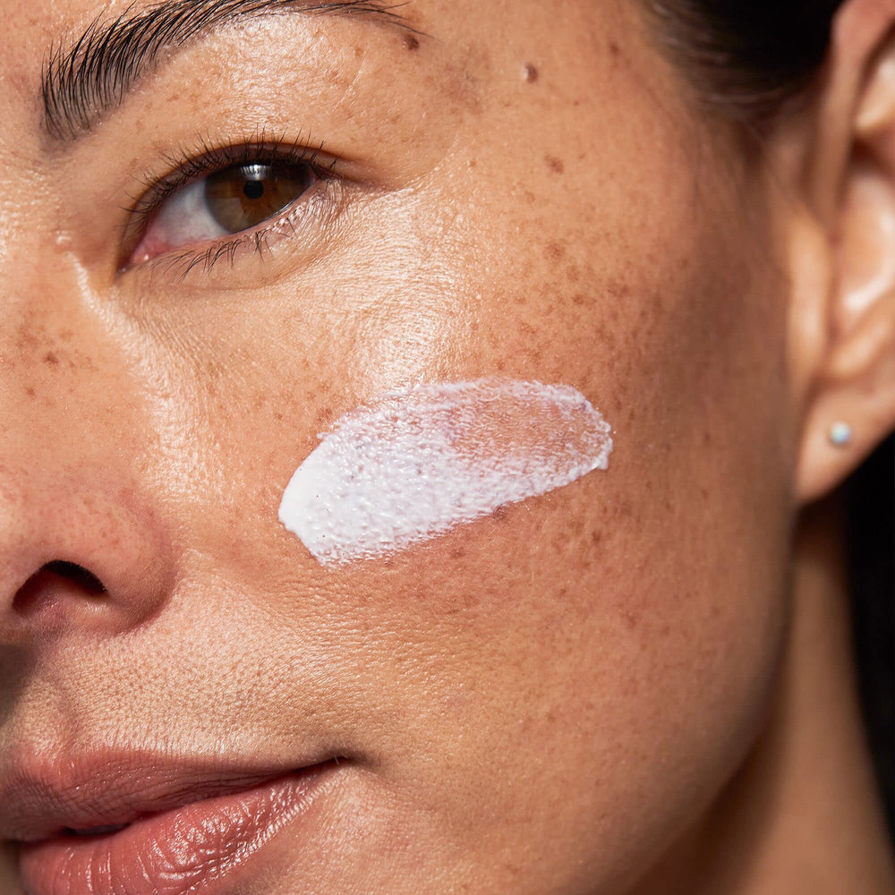 Dr Dennis Gross face-swirl shows makeup-friendly mineral sunscreen in action