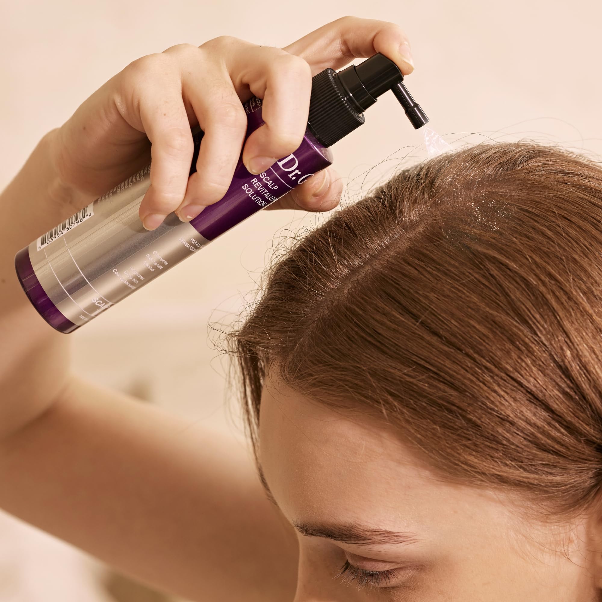 Dr. Groot Scalp Relief Tonic spray application for refreshing scalp