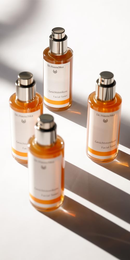 Dr. Hauschka facial toner mist spray prepares pores for a smooth moisture balance