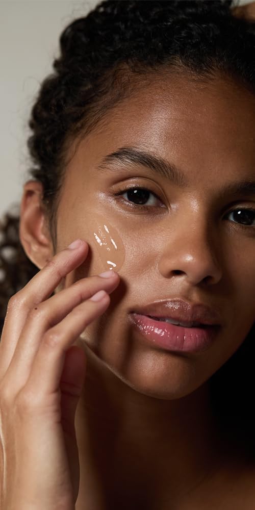 Dr. Hauschka Night Serum with witch hazel tones for a refreshing finish.