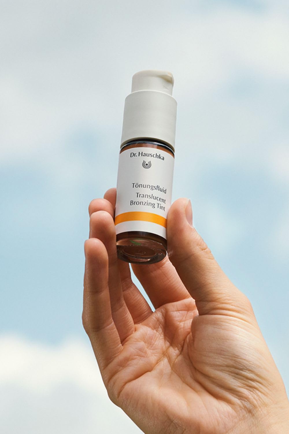 Dr. Hauschka Translucent Bronzing Tint with olive oil and plant extracts