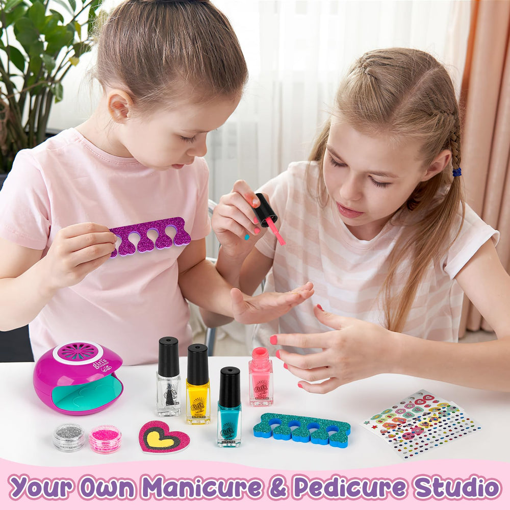 Dreamon Kids Facial Mask and Eye Mask for cozy spa moments.
