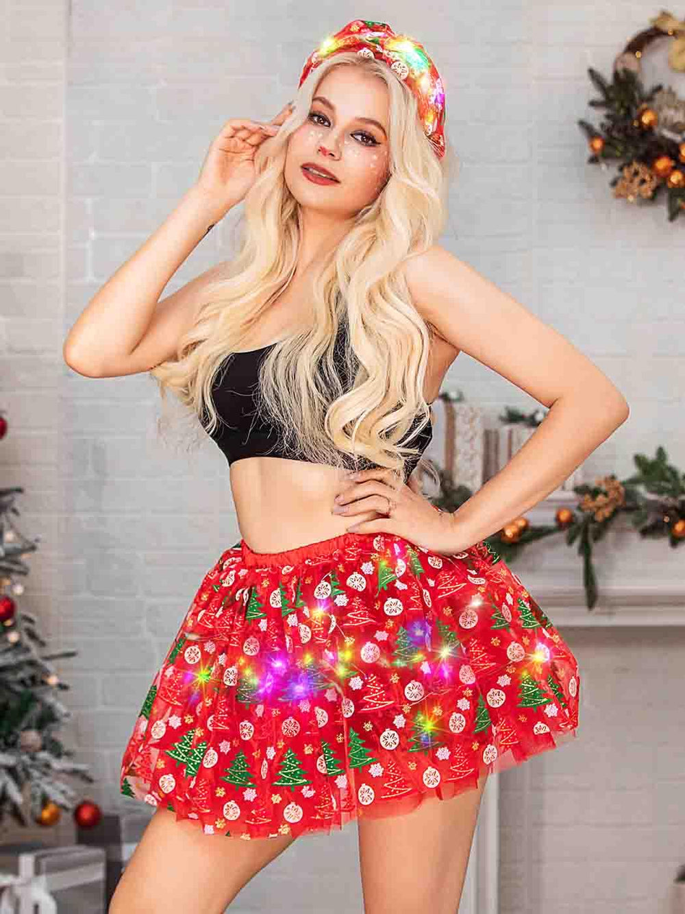 DRESBE glowing party outfit shines at night with eye-catching illumination