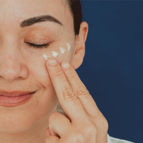 DS Dermasensa K Super Eye Serum application under-eye demonstrates quick absorption.