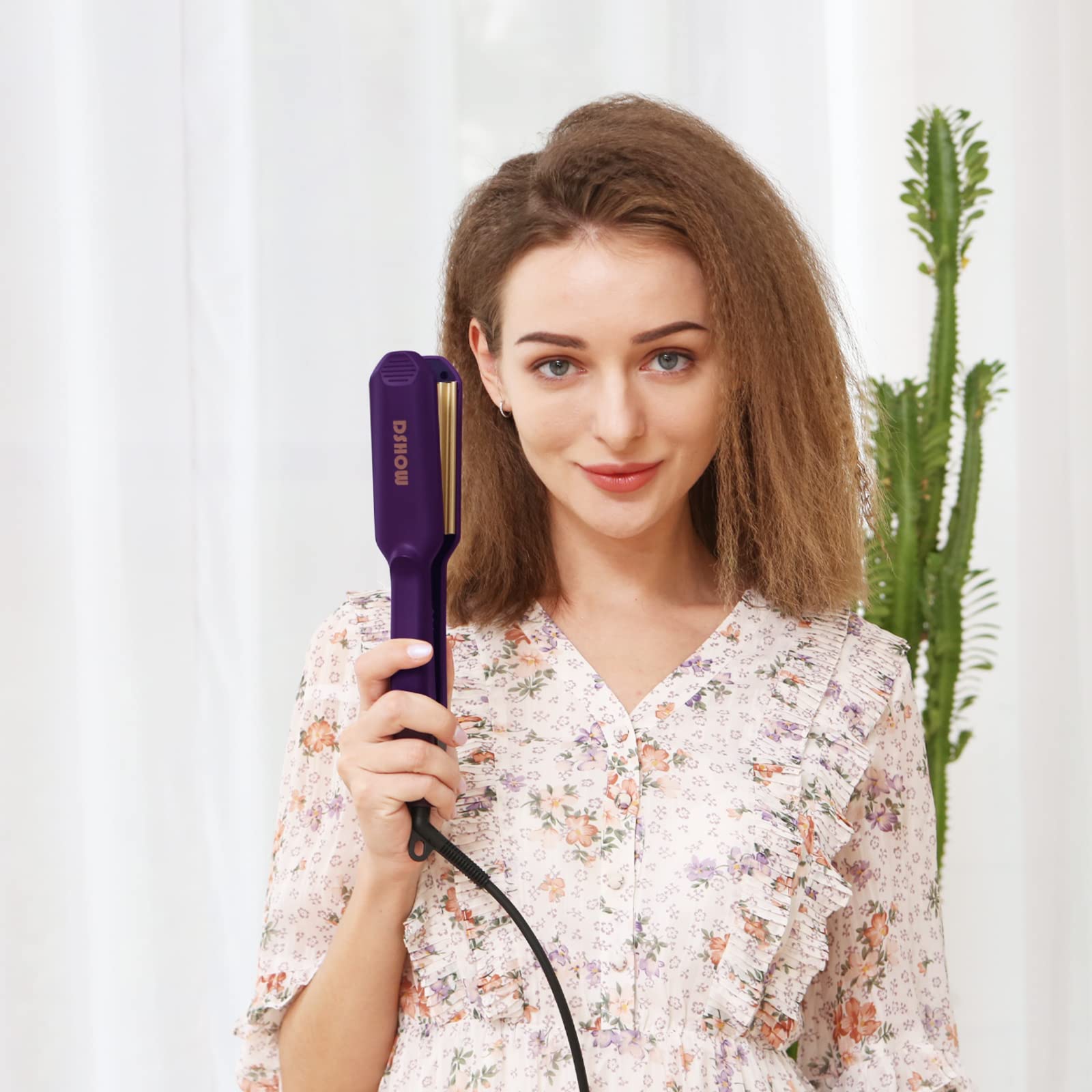 DSHOW crimping iron side handle showing ergonomic design for comfortable styling.