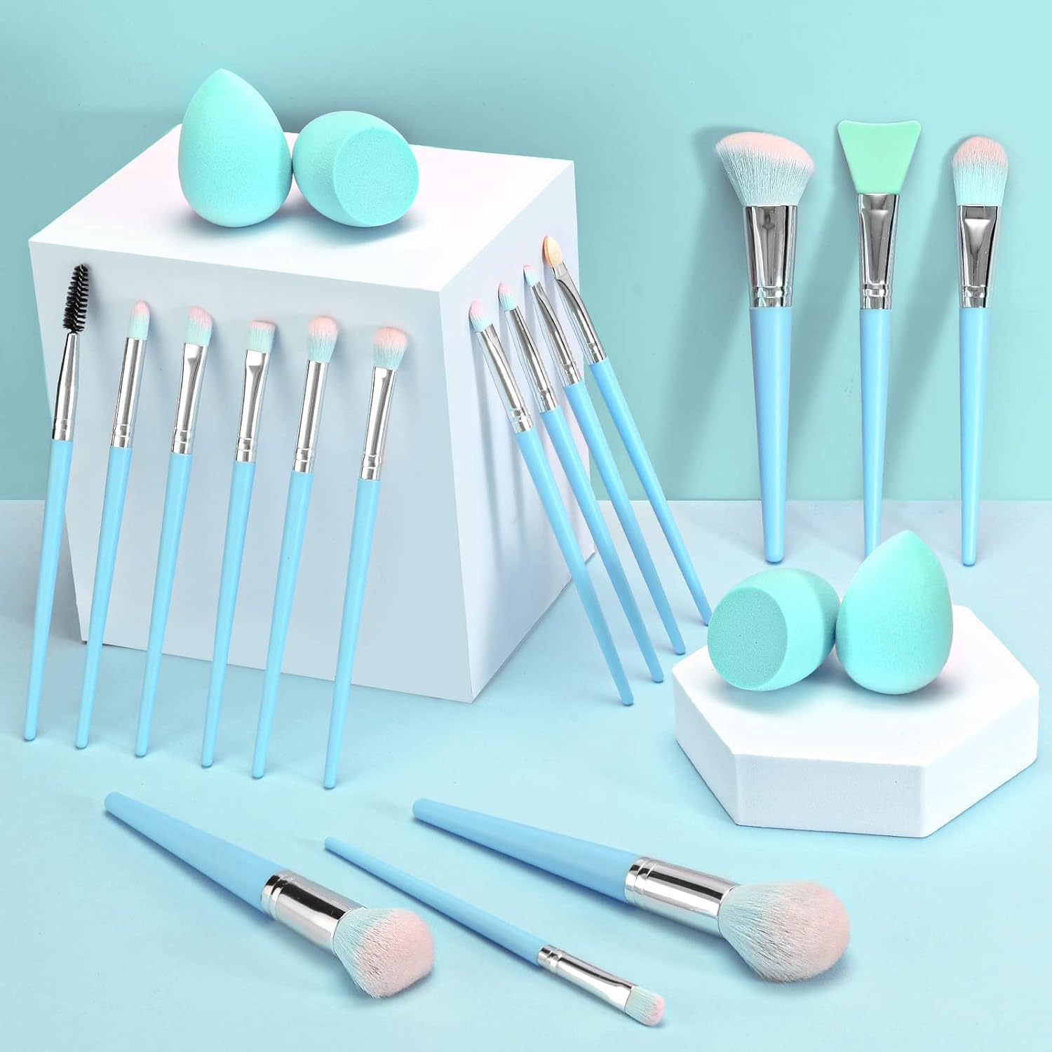 DUAIU makeup sponge blue sponge is perfect for wet or dry makeup blending.