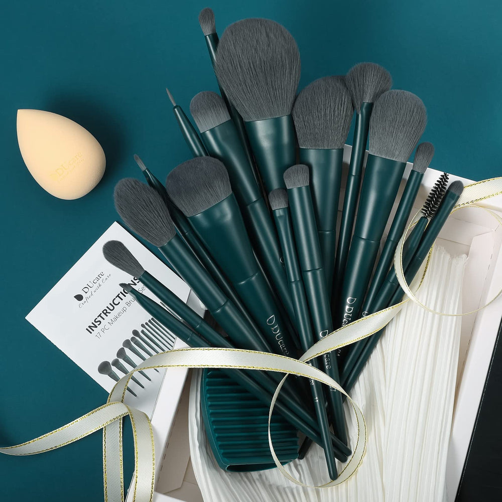 DUcare 17 brushes closeup highlighting numbered tools for guided makeup application.