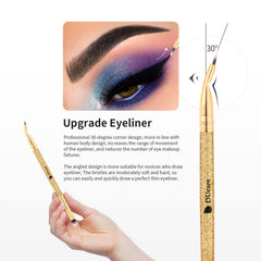 DUcare blending brush with soft bristles for smooth transitions.