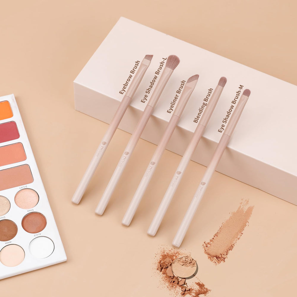 DUcare powder puff applies powder evenly for a natural, lasting finish.