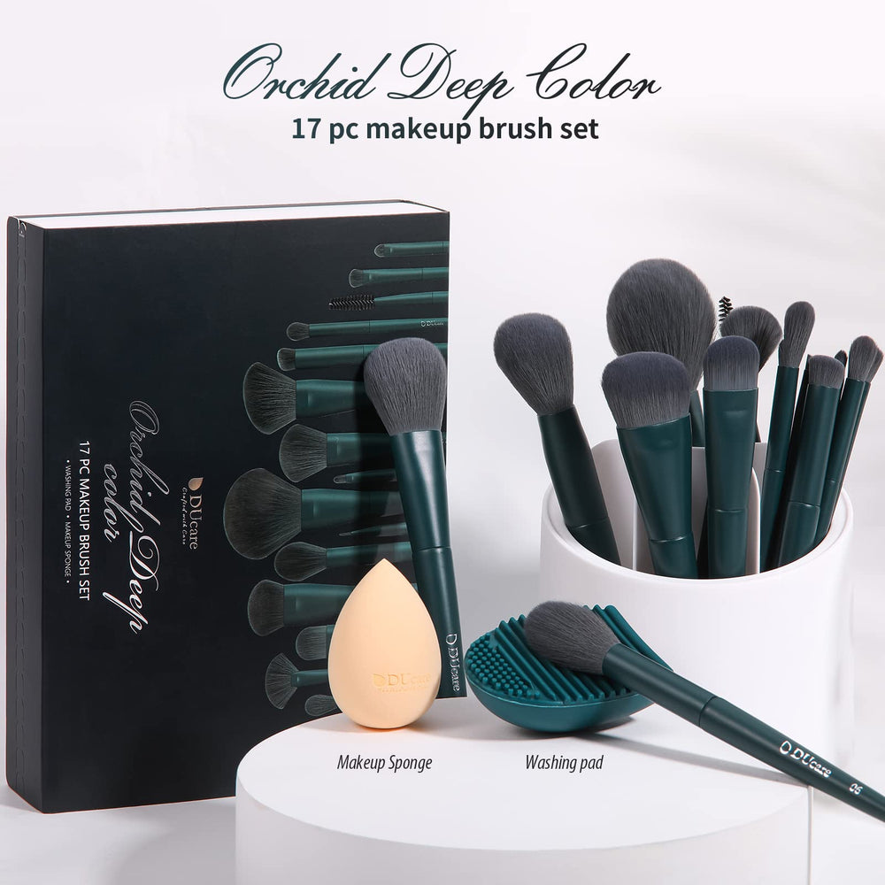 DUcare brushes with FSC-certified wooden ergonomic handles for comfortable long sessions.