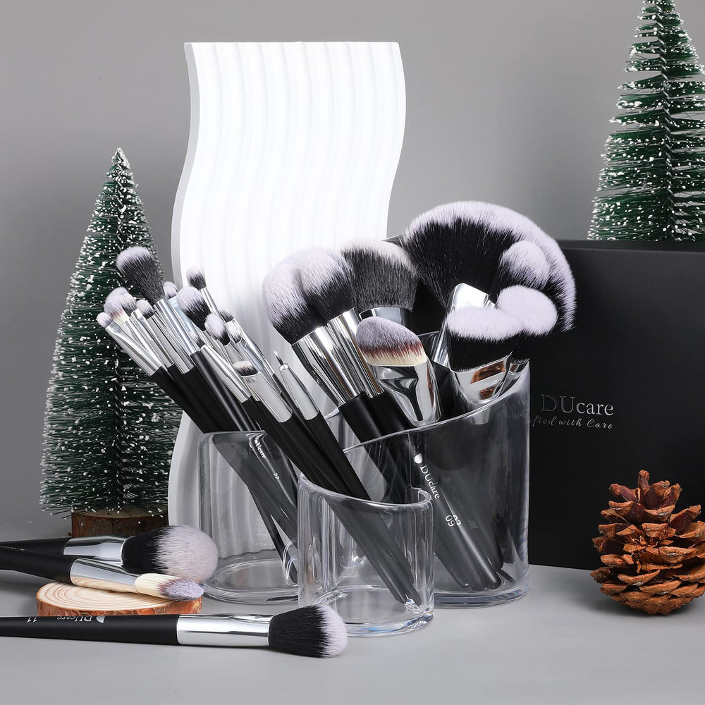 DUcare 32pc eye brushes for blending eyeshadows and precise liners.