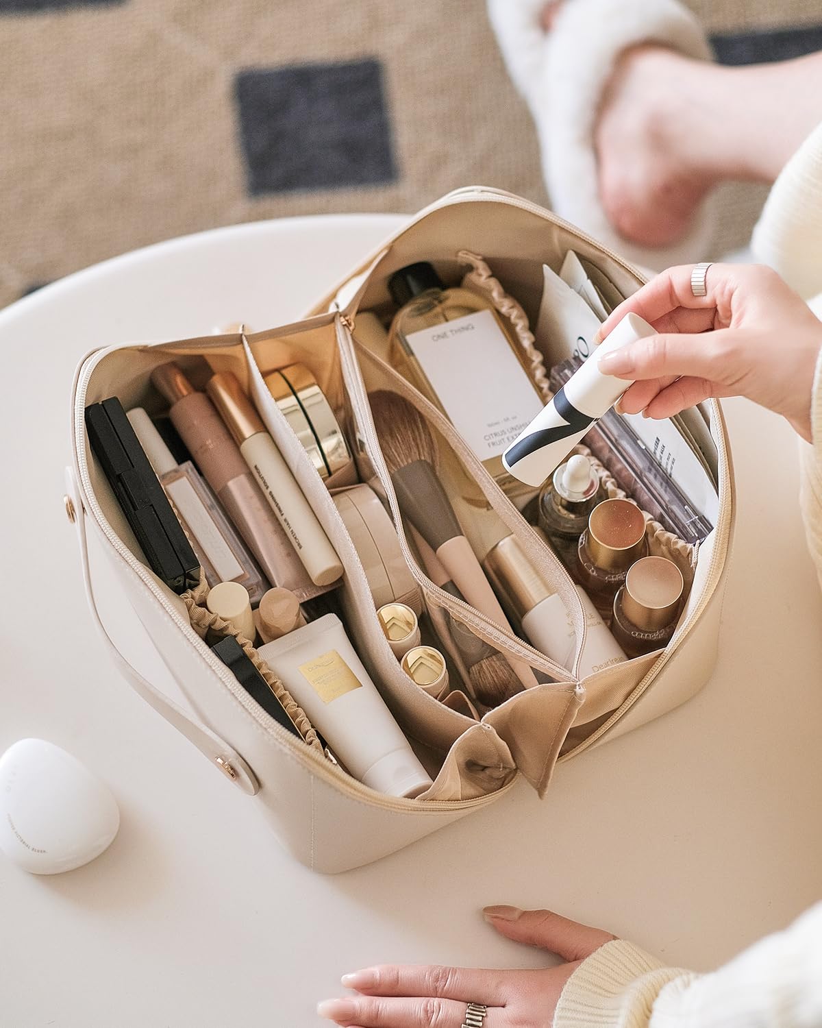 EACHY ideal gift option for women who travel frequently