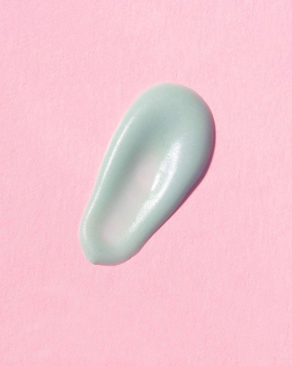 Earth Harbor AQUA AURA eye cream application around the orbital bone