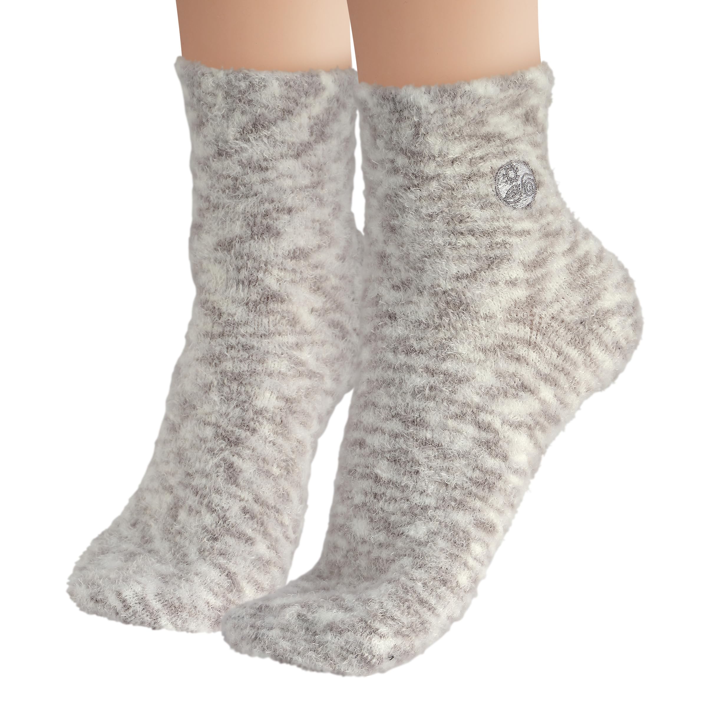 Earth Therapeutics Aloe Socks close-up fiber detail highlights softness.