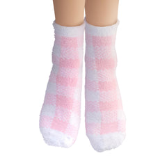 Earth Therapeutics Aloe Socks fabric detail emphasizes comfortable, moisturizing wear.