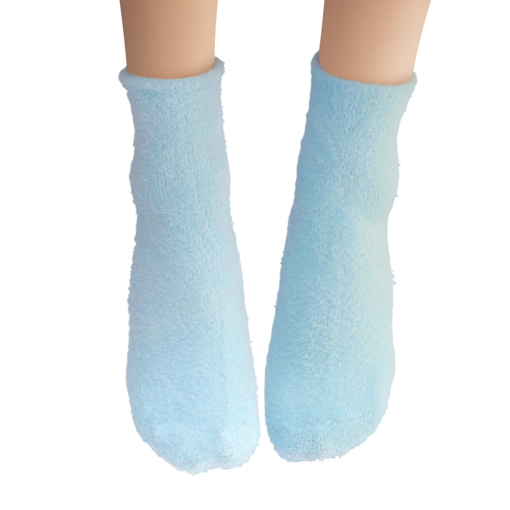 Earth Therapeutics Aloe Socks with lotion demonstrate enhanced hydration for tired feet.