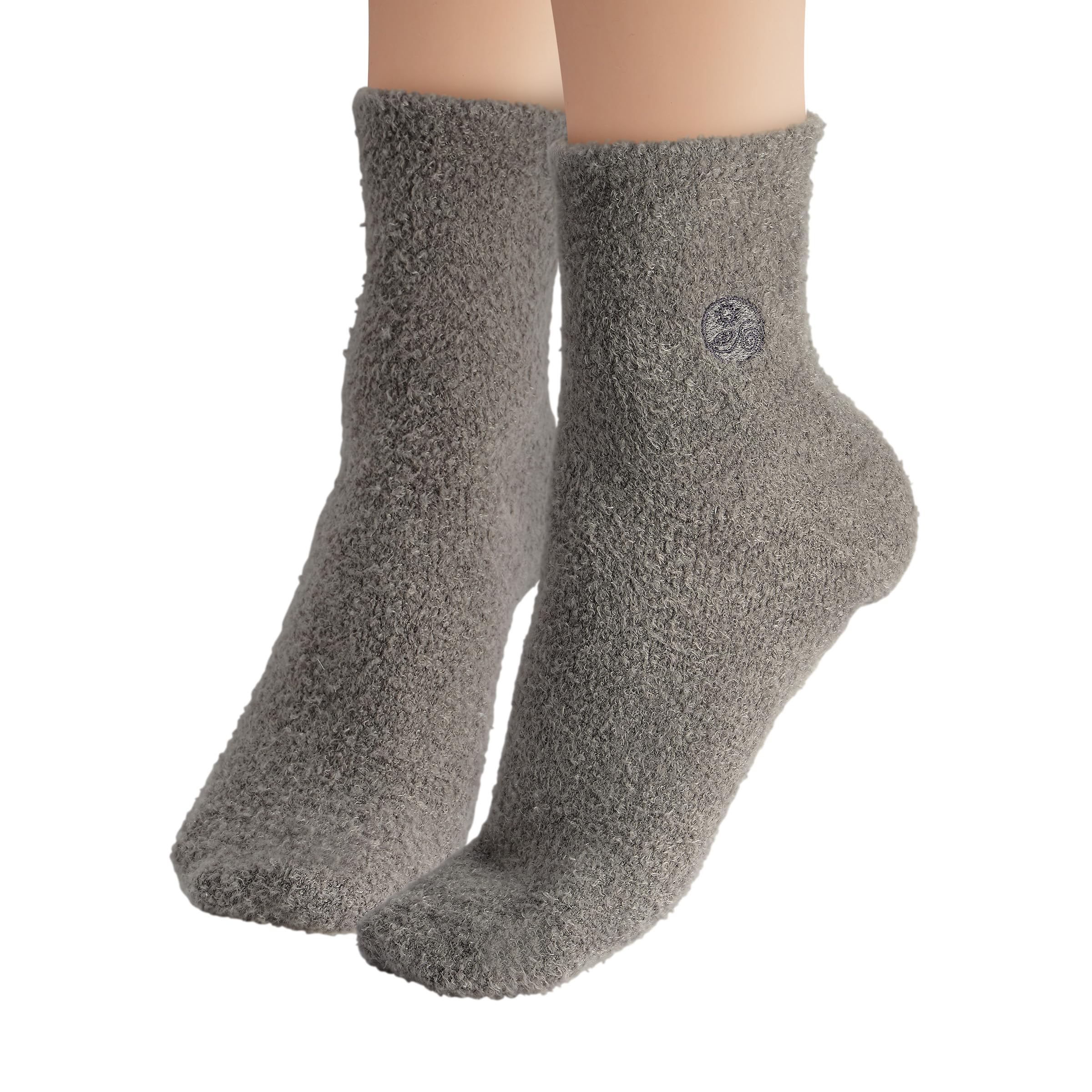 Earth Therapeutics Aloe Socks night routine scene highlights overnight hydration