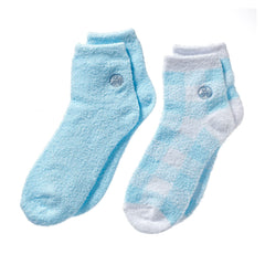 Earth Therapeutics Aloe Socks packaging closeup highlights Aloe infusion and vegan fabric.