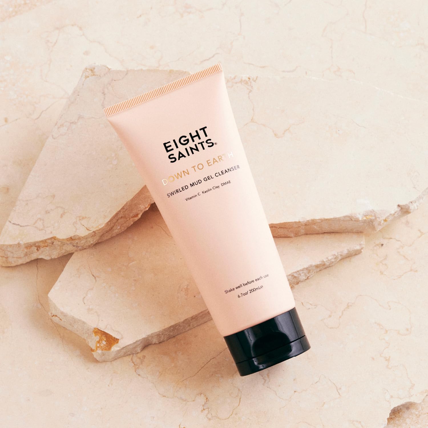 Mud gel swirl highlighting natural clays for oil control