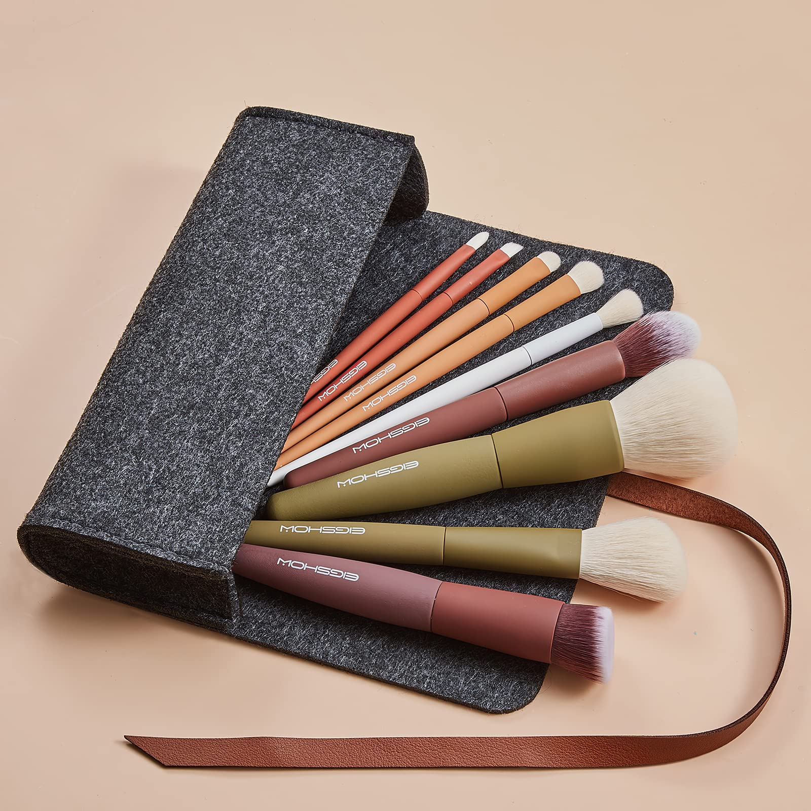 EIGSHOW concealer brush for precise, seamless coverage