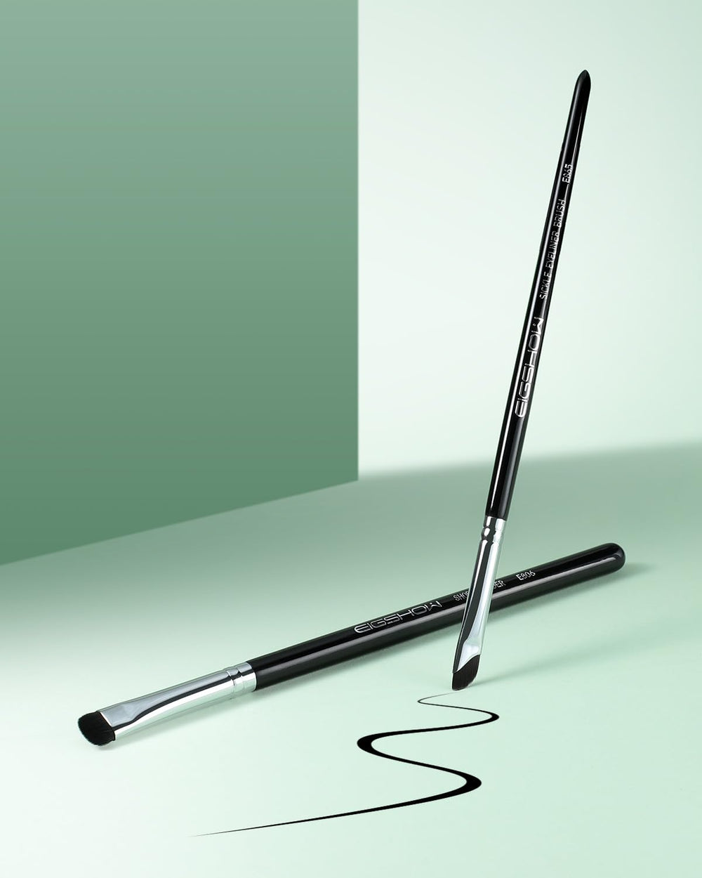 EIGSHOW Handmade brush assembly shot confirms premium craftsmanship and durable performance.