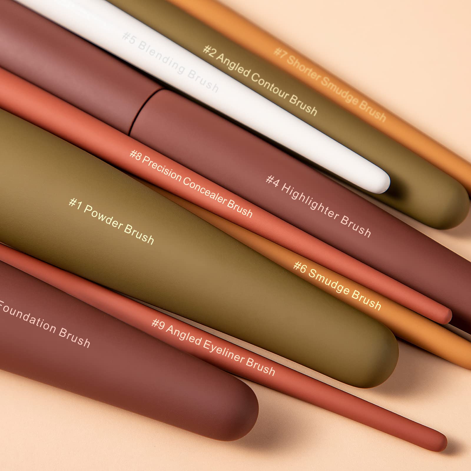 EIGSHOW highlighter brush creates soft, luminous accents