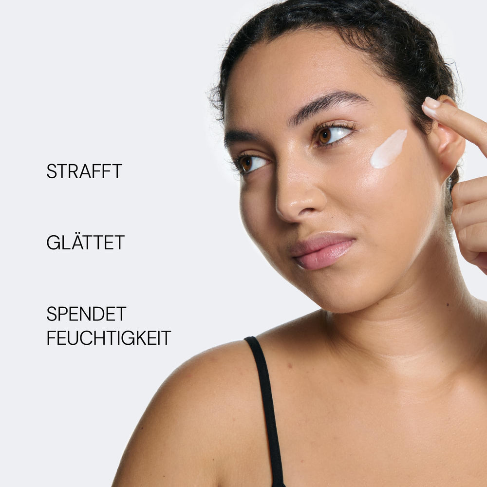 ELEMIS Pro-Collagen Marine Cream texture close up reveals smoothing finish.